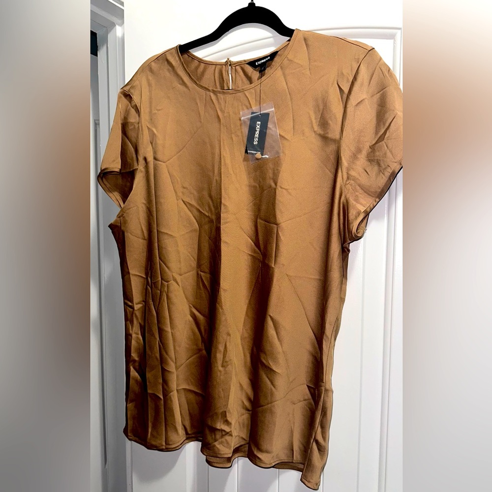 NWT EXPRESS SIMPLE ROUND NECK BLOUSE - Picture 3 of 3